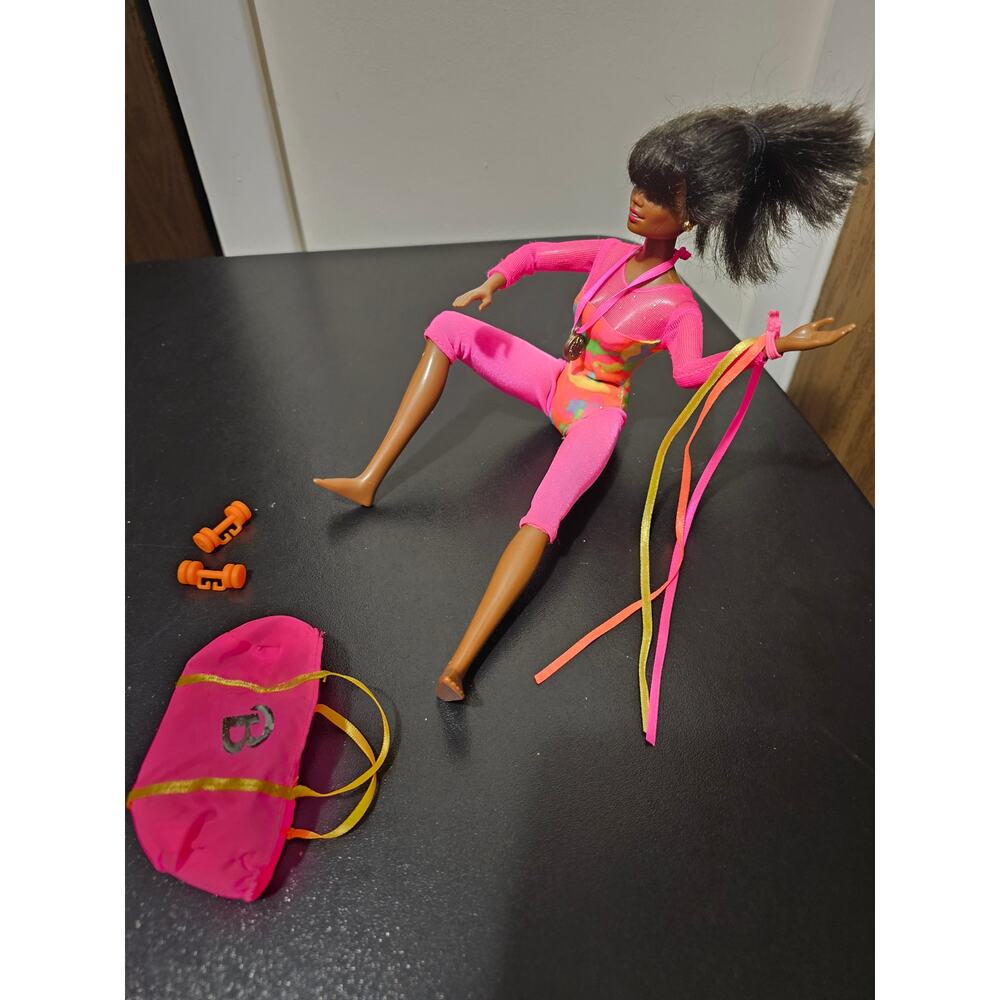 Vintage 1993 Gymnast Barbie Doll Bend & Move Body - African American - Rare - Picture 10 of 15
